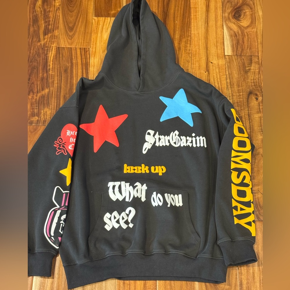 Elfric Eden Gray Hoodie with Blue Detail